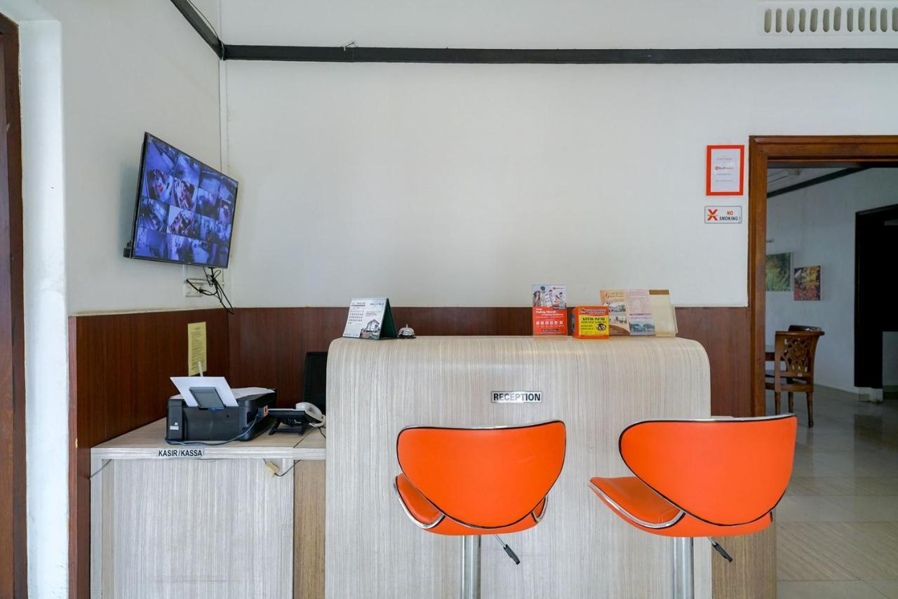 Reddoorz @ Avros Guest House Medan Exterior photo