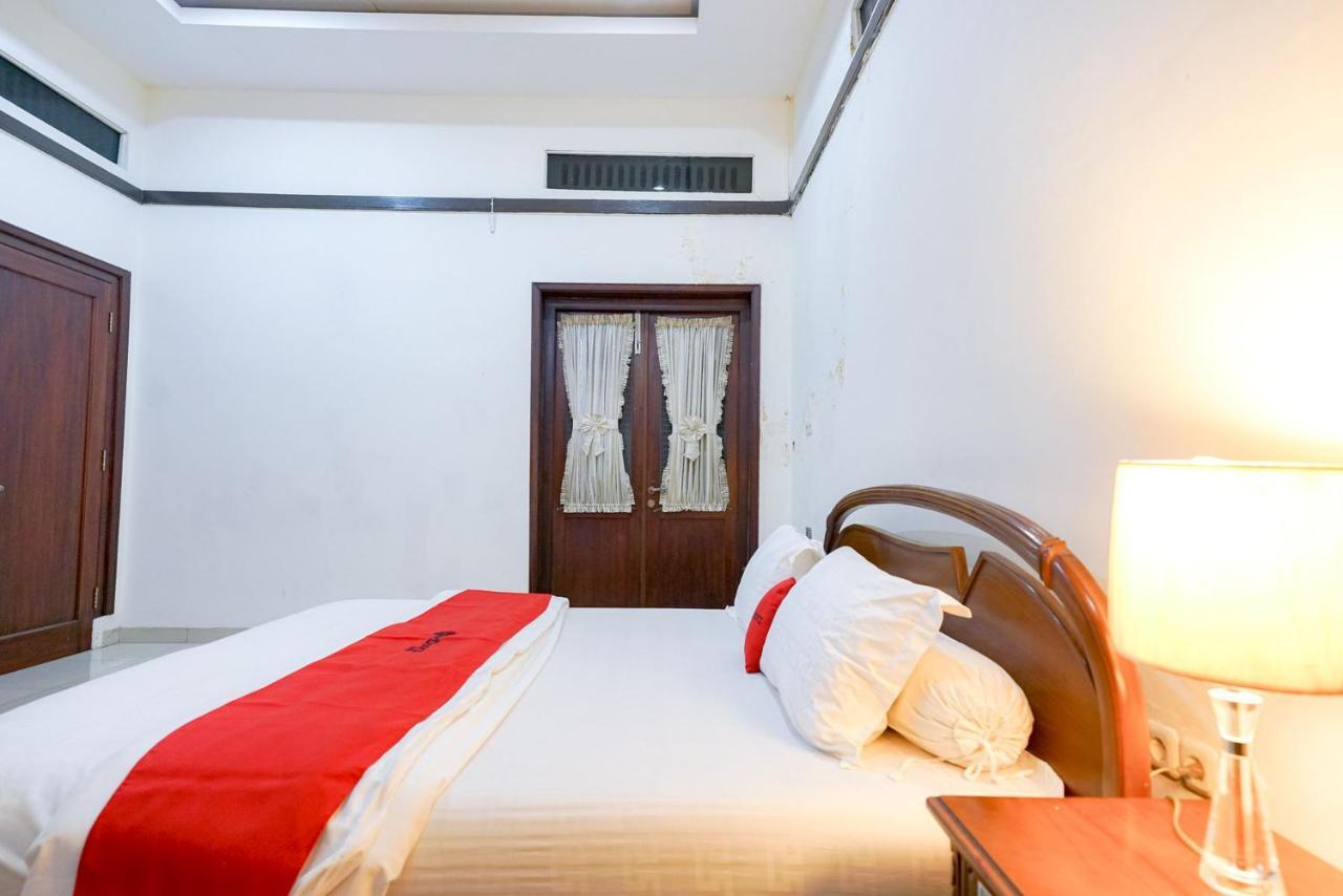 Reddoorz @ Avros Guest House Medan Exterior photo
